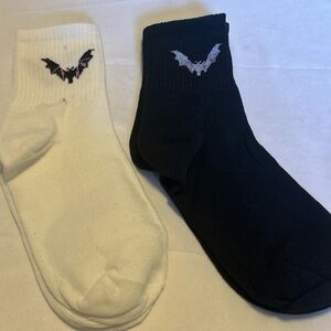 Bat Pattern Crew Socks Novelty 2 Pair One Black & One White Socks Size shoe 4-10